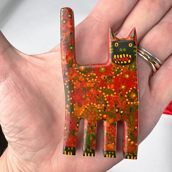 VINTAGE 1997 Mark Soppeland Signed SCARY CAT Brooch, Artisan Hand Made Folk Art - Picture 4 of 5